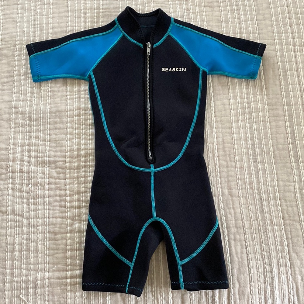 Seaskin Shorty Wetsuit Size 3 Boys or Girls